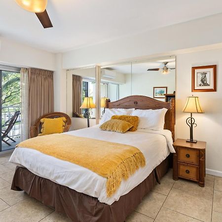 Waikiki Shore Beachfront Хонолулу Екстериор снимка