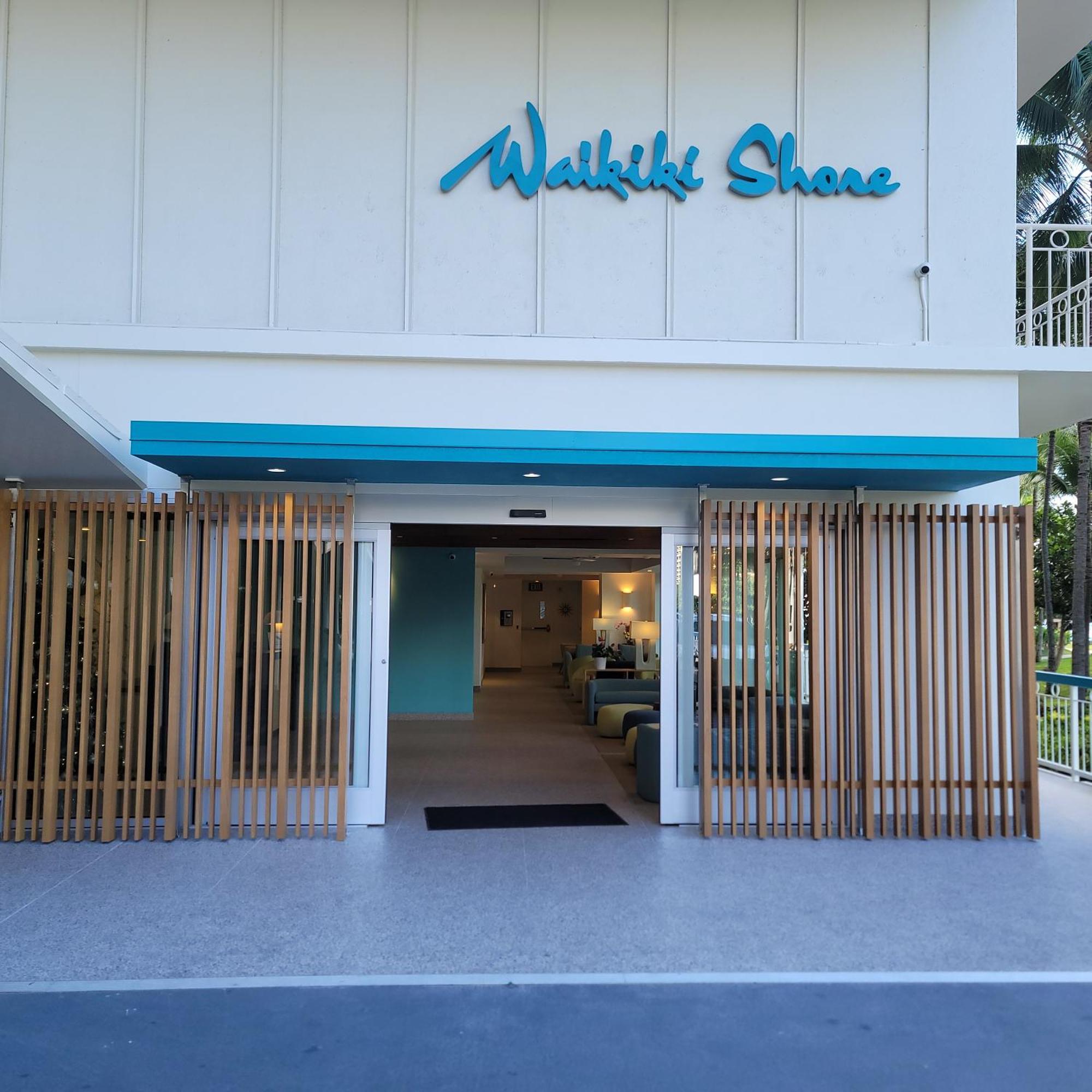 Waikiki Shore Beachfront Хонолулу Екстериор снимка