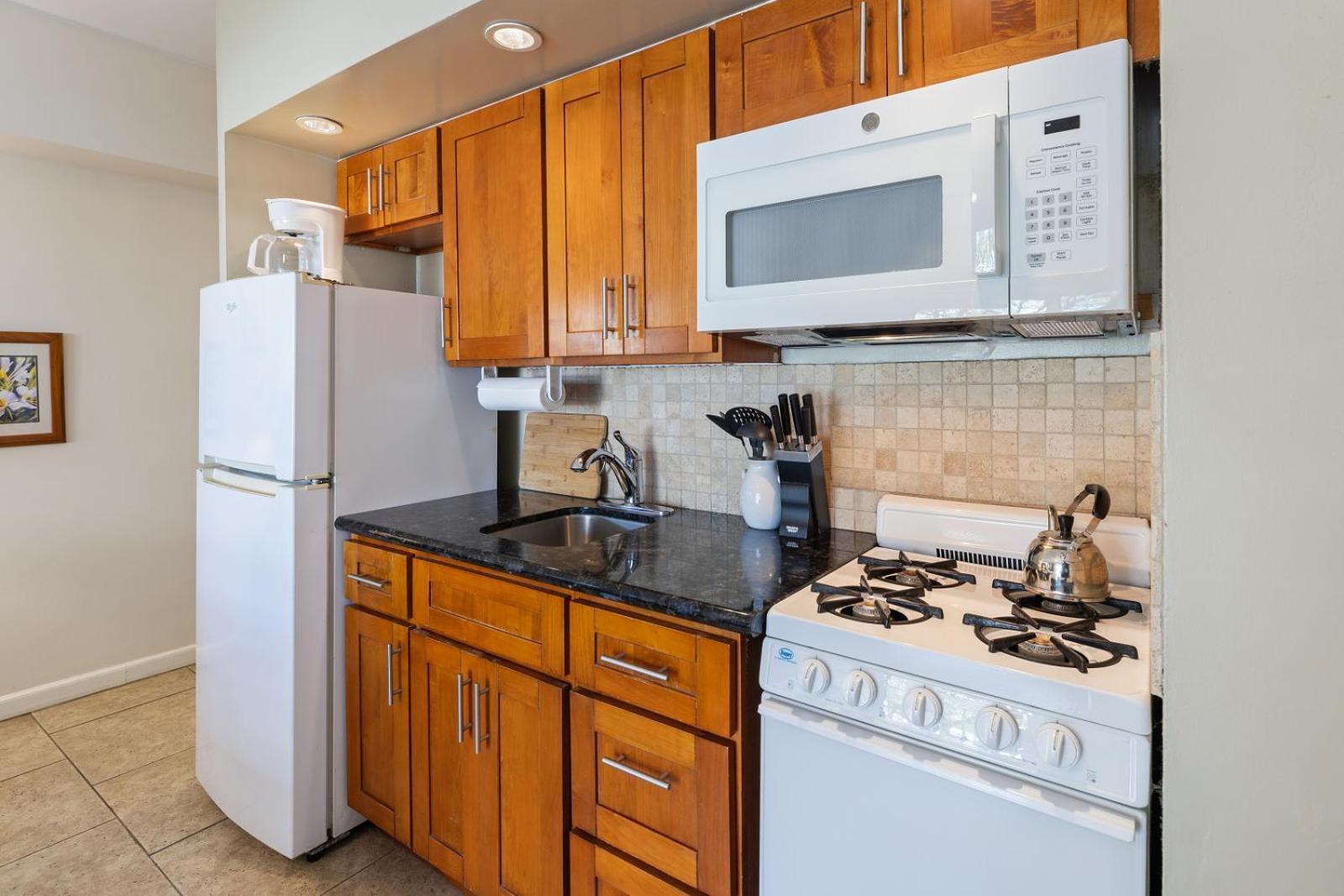 Waikiki Shore Beachfront Хонолулу Екстериор снимка