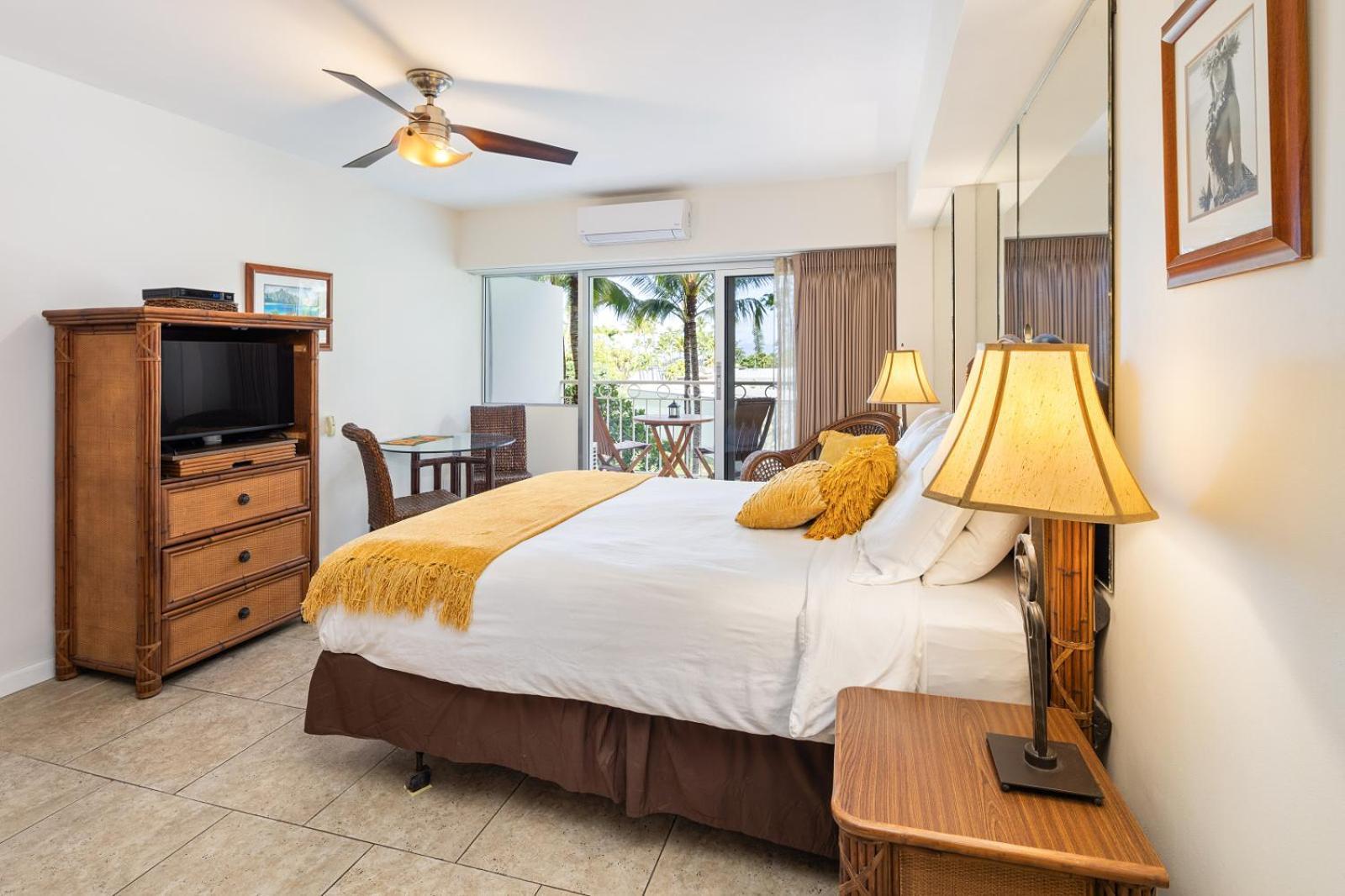 Waikiki Shore Beachfront Хонолулу Екстериор снимка