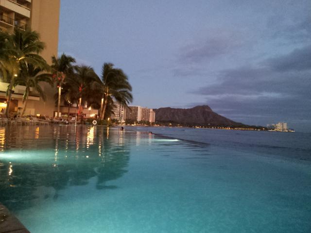 Waikiki Shore Beachfront Хонолулу Екстериор снимка